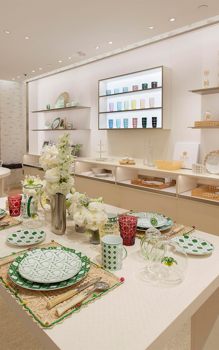 Dior: New Pop Up Dioramour Opened In Hong Kong - Luxferity