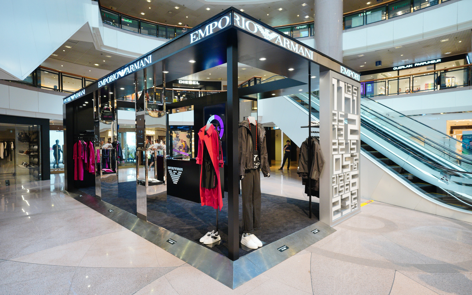 Verbetering Vliegveld Kast Emporio Armani Digital Capsule Collection Pop-Up Store at Harbour City