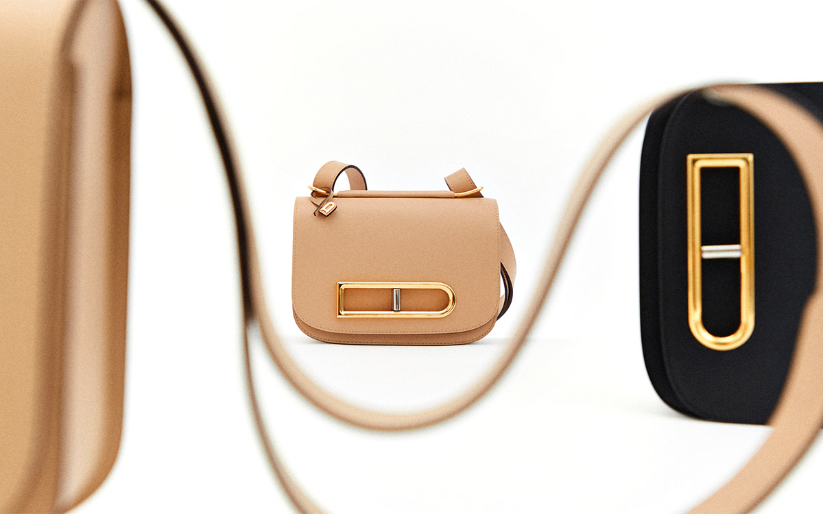 DELVAUX presents a brand new design the Lingot Harbour City